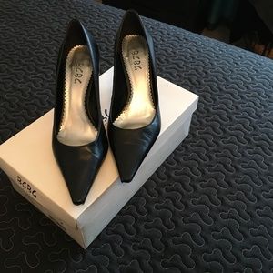BCBG Paris black heels